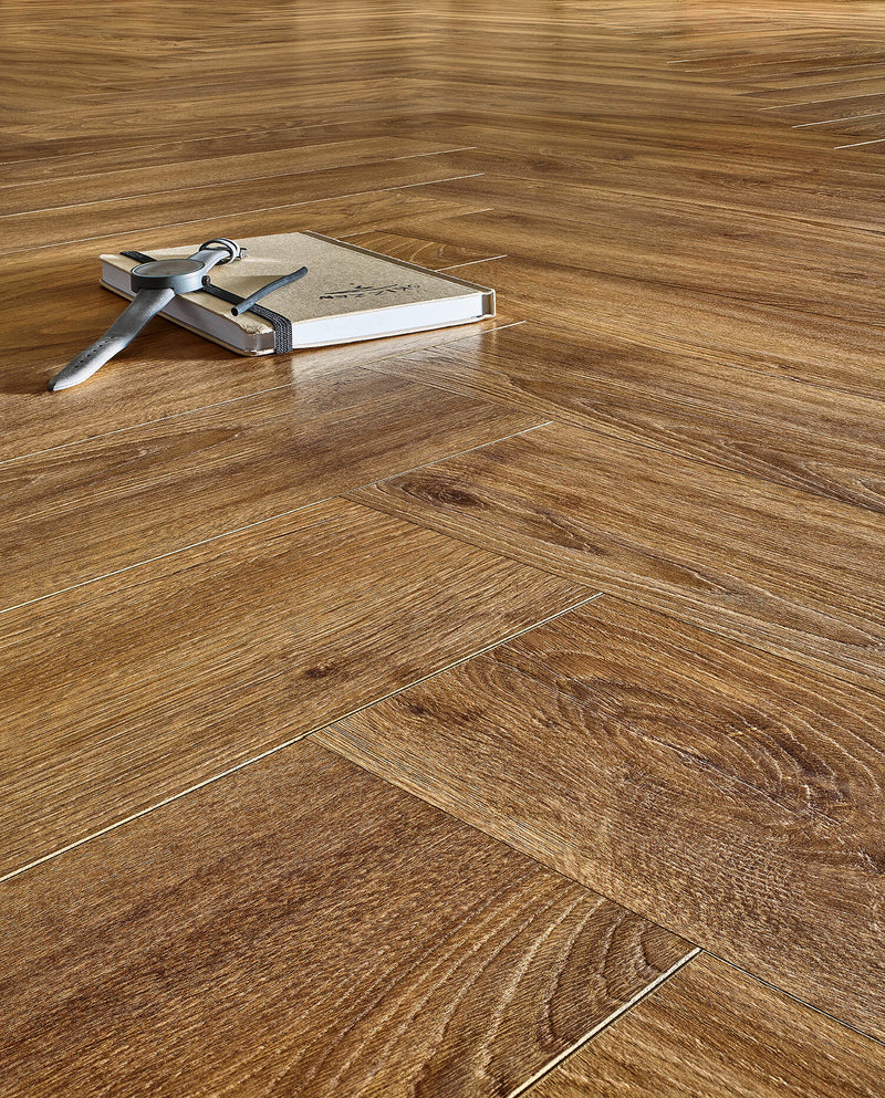 JOKA Laminatboden Hudson Bay 632 HB Oak Tradition Fischgrät V4